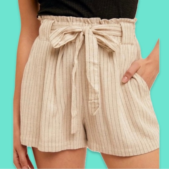 Striped pleated shorts Tie Waist Pin Stripe Shorts Hem & Thread New Boutique - Picture 3 of 8